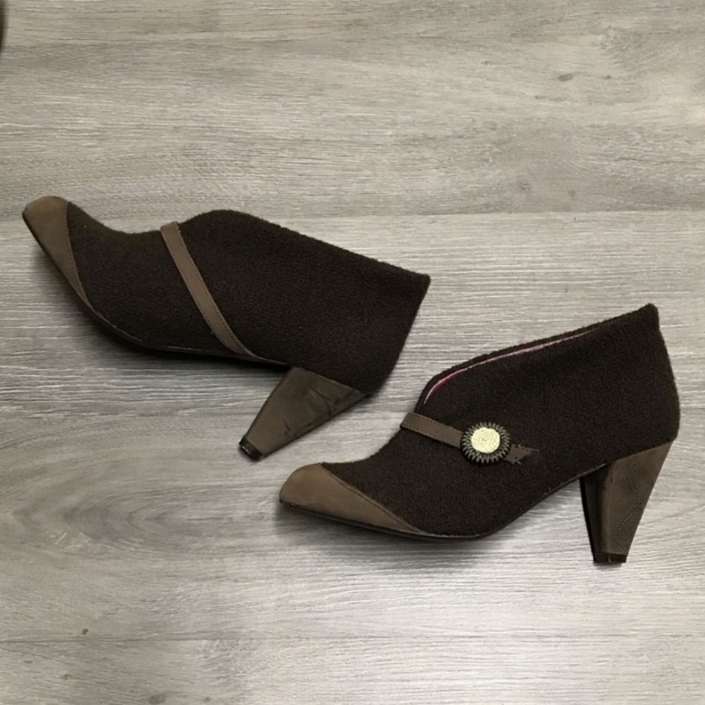 Poetic Licence brown heeled wool booties EUR 40 Embroidered heels